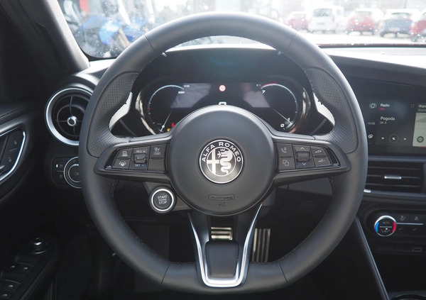 Alfa Romeo Giulia cena 222116 przebieg: 1, rok produkcji 2023 z Białobrzegi małe 22